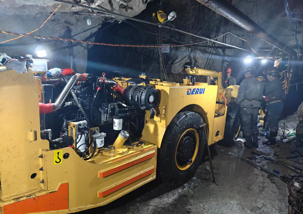 9天攻坚!北山矿突破竖井限制成功安装矿用破碎台车(图5) 微信图片_20250605082548.jpg