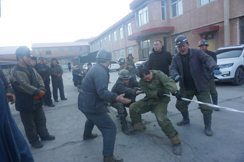 北山矿开展员工拔河比赛(图6)