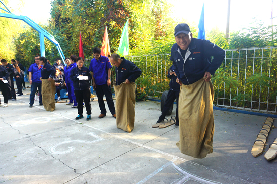 盛世华诞 举国同庆——新华钼业举办第十届“我们团结 我们快乐”广场趣味运动会(图5)