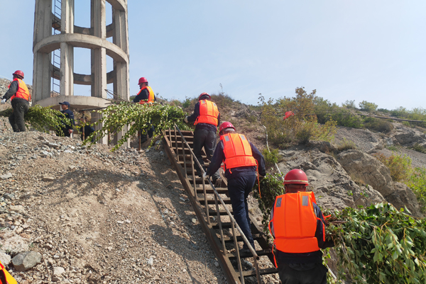 新华钼业2023年尾矿库综合应急救援演练圆满成功(图21) 2-2305160U552206.jpg
